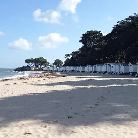 Grande Maison Au Calme 150m Plage, Centre Village. *