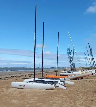 Dom wakacyjny Grande Maison Au Calme 150m Plage, Centre Village.